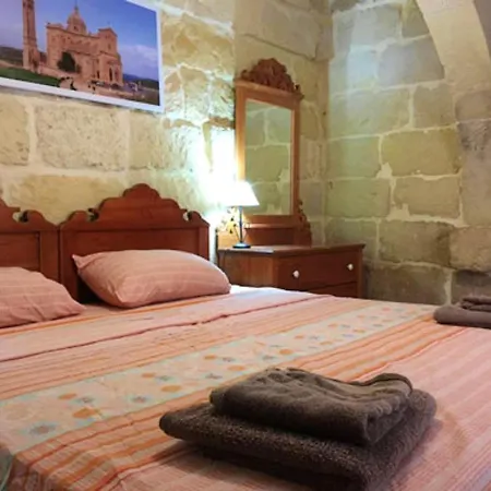 8 Bedrooms With Private Pool And Wifi At In Gozo *