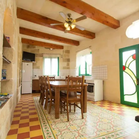 别墅 8 Bedrooms With Private Pool And Wifi At In Gozo 纳杜尔